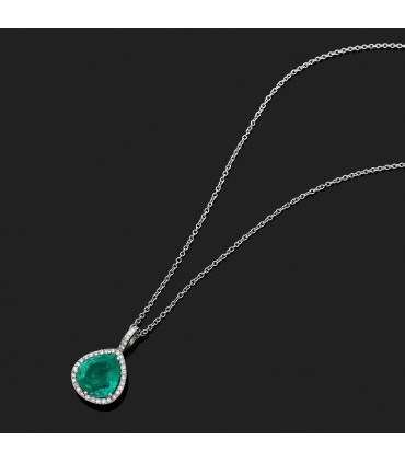 Collier or, diamants et émeraude