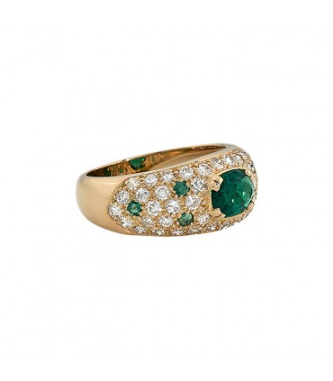 Emeralds, diamonds and gold ring