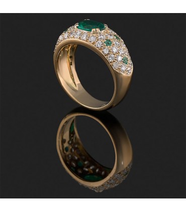 Emeralds, diamonds and gold ring