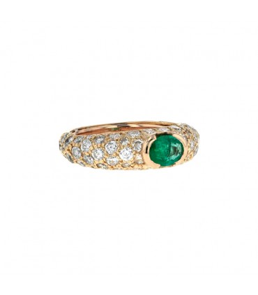 Emerald, diamonds and gold ring