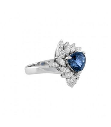 Sapphir, diamonds and platinum ring