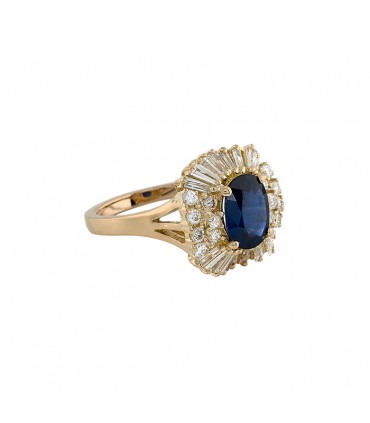 Sapphire, diamonds and gold ring