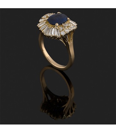 Sapphire, diamonds and gold ring