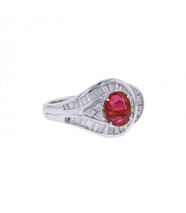 Bague platine, rubis et diamants