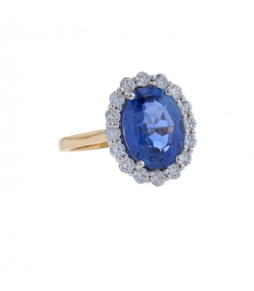 Diamonds, sapphire and gold ring