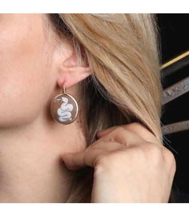 Pomellato Eva shell cameo and gold earrings