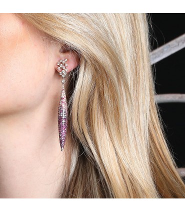 Boucles d’oreilles or, saphirs roses et diamants