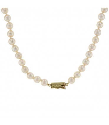 Cultured pearl and gold necklace