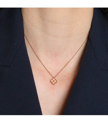 Van Cleef & Arpels Sweet Alhambra gold necklace