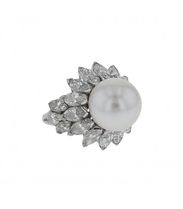 Van Cleef & Arpels cultured pearl, diamonds and platinum ring