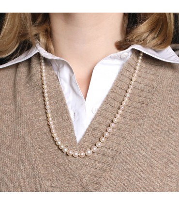 Cultured pearls and gold necklace