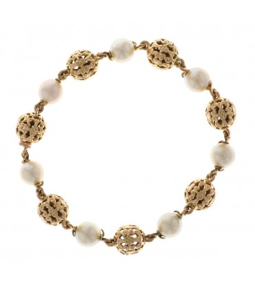 Pearls and gold bracelet