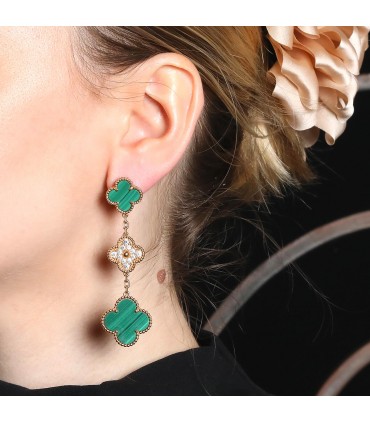 Boucles d’oreilles Van Cleef & Arpels Magic Alhambra