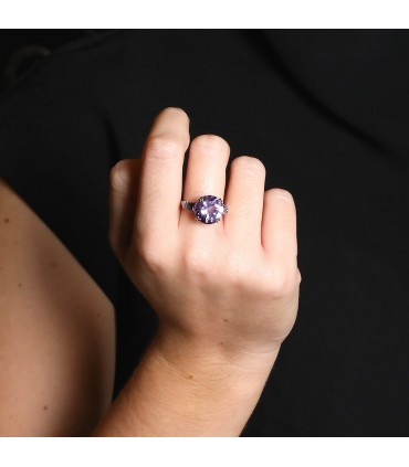 Mauboussin Libre et Sensuelle amethysts and gold ring