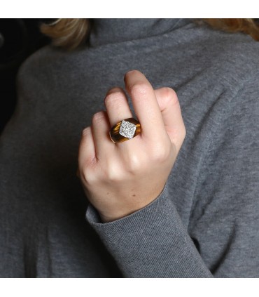 Gold, tiger eye and diamonds ring