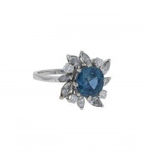 Sapphire, diamonds and gold ring