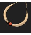 Collier or, ivoire et corail